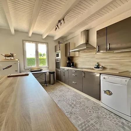 Holiday home Maison Familiale A - 3 Chambres, Terrasse, Pres De La - Fr-1-246a-318 *