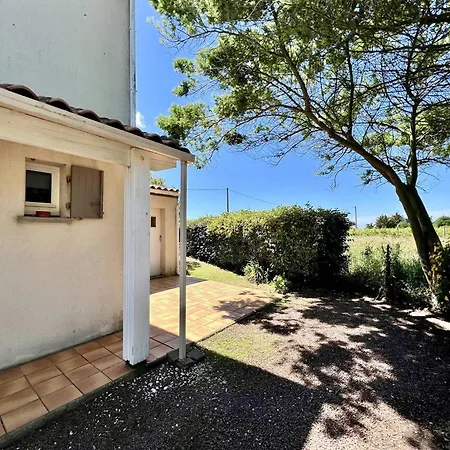Holiday home Maison Familiale A - 3 Chambres, Terrasse, Pres De La - Fr-1-246a-318