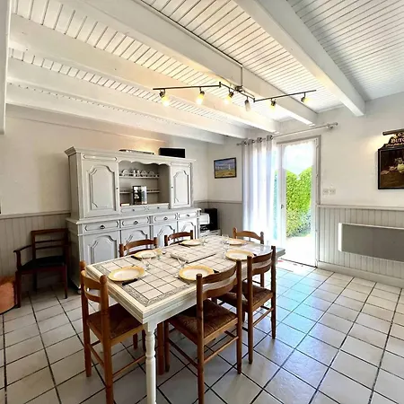 Maison Familiale A - 3 Chambres, Terrasse, Pres De La - Fr-1-246a-318 *