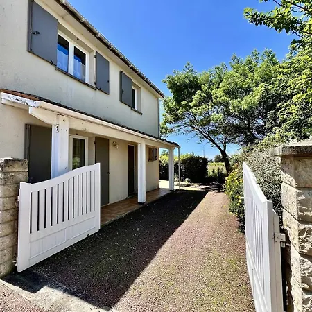 Holiday home Maison 4 Pieces Proche - - 6 Personnes - Fr-1-246a-318