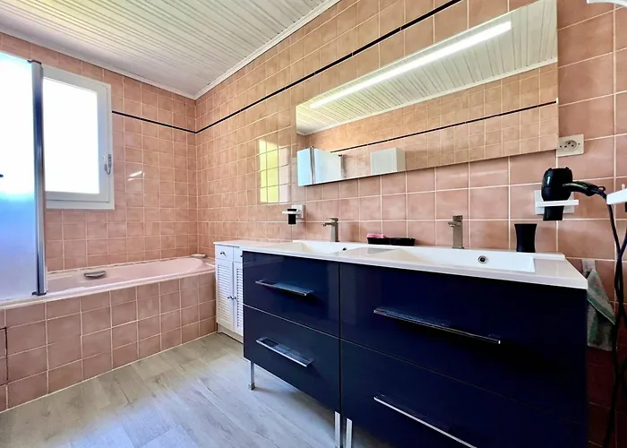 Maison 4 Pieces Proche - - 6 Personnes - Fr-1-246a-318