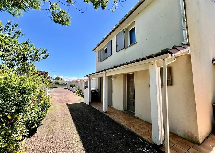 Holiday home Maison 4 Pieces Proche - - 6 Personnes - Fr-1-246a-318