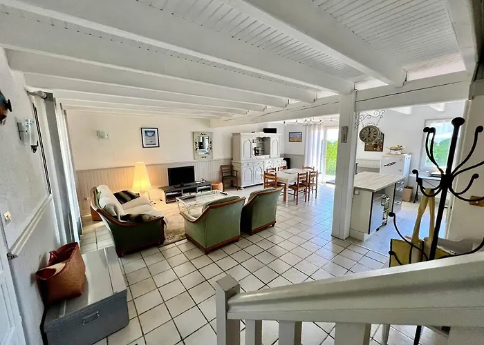 Maison 4 Pieces Proche - - 6 Personnes - Fr-1-246a-318 Holiday home La Bree-les-Bains