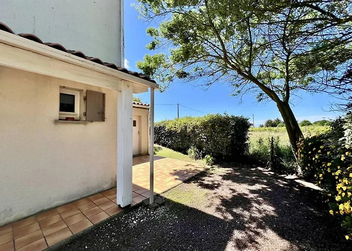 Holiday home Maison 4 Pieces Proche - - 6 Personnes - Fr-1-246a-318