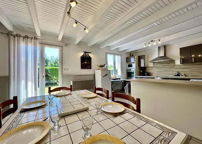 Maison 4 Pieces Proche - - 6 Personnes - Fr-1-246a-318 Holiday home *