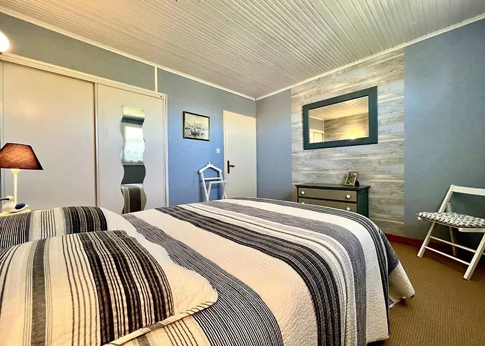 Holiday home Maison 4 Pieces Proche - - 6 Personnes - Fr-1-246a-318