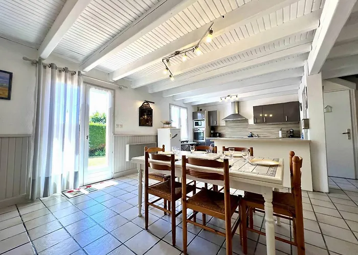 Maison 4 Pieces Proche - - 6 Personnes - Fr-1-246a-318 Holiday home La Bree-les-Bains