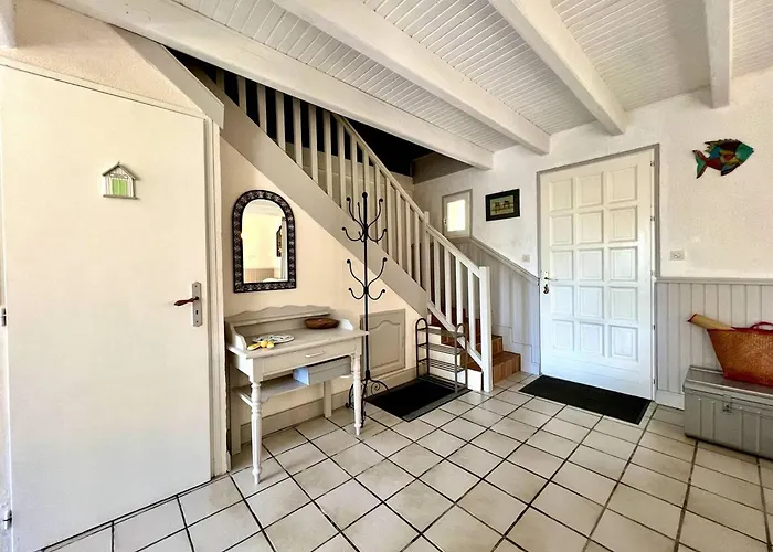 Maison 4 Pieces Proche - - 6 Personnes - Fr-1-246a-318 Holiday home